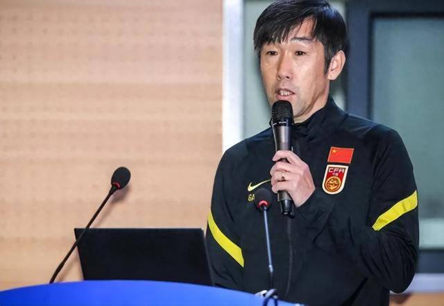 包含高洪波出任河北华夏幸福主帅，球迷期待新气象的词条