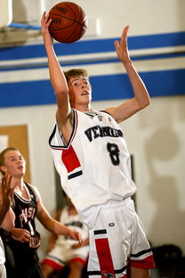 星空体育入口app-各大豪门主帅战术风格全面对比，各大豪门球衣